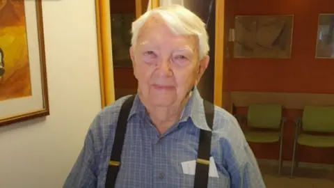 Remembering Michael Smuss: A Holocaust Survivor and Resistor of the Warsaw Ghetto