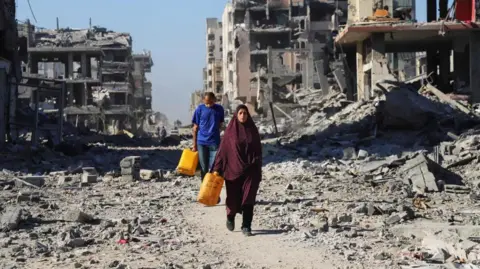 UN Humanitarian Chief Calls for Increased Aid Access to Gaza
