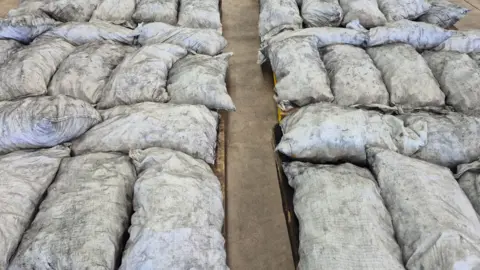 From Screen to Smugglers: Meth Bypass Adds to Australia’s Shipping Carbon Footprint