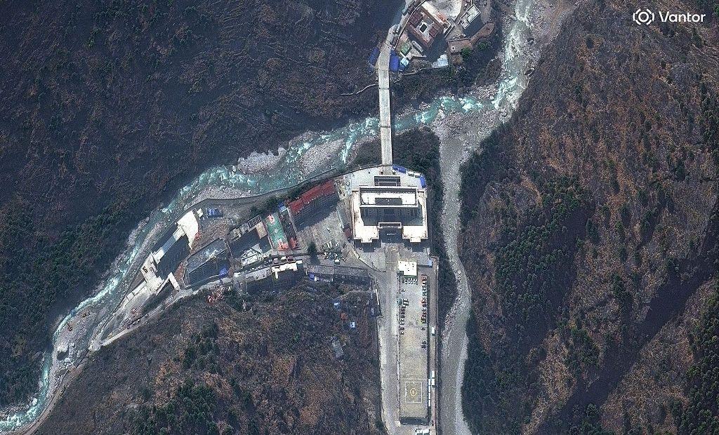 Sudden Flash Flood Devastates Nepal‑China Border, Shutting a Key Trade Hub