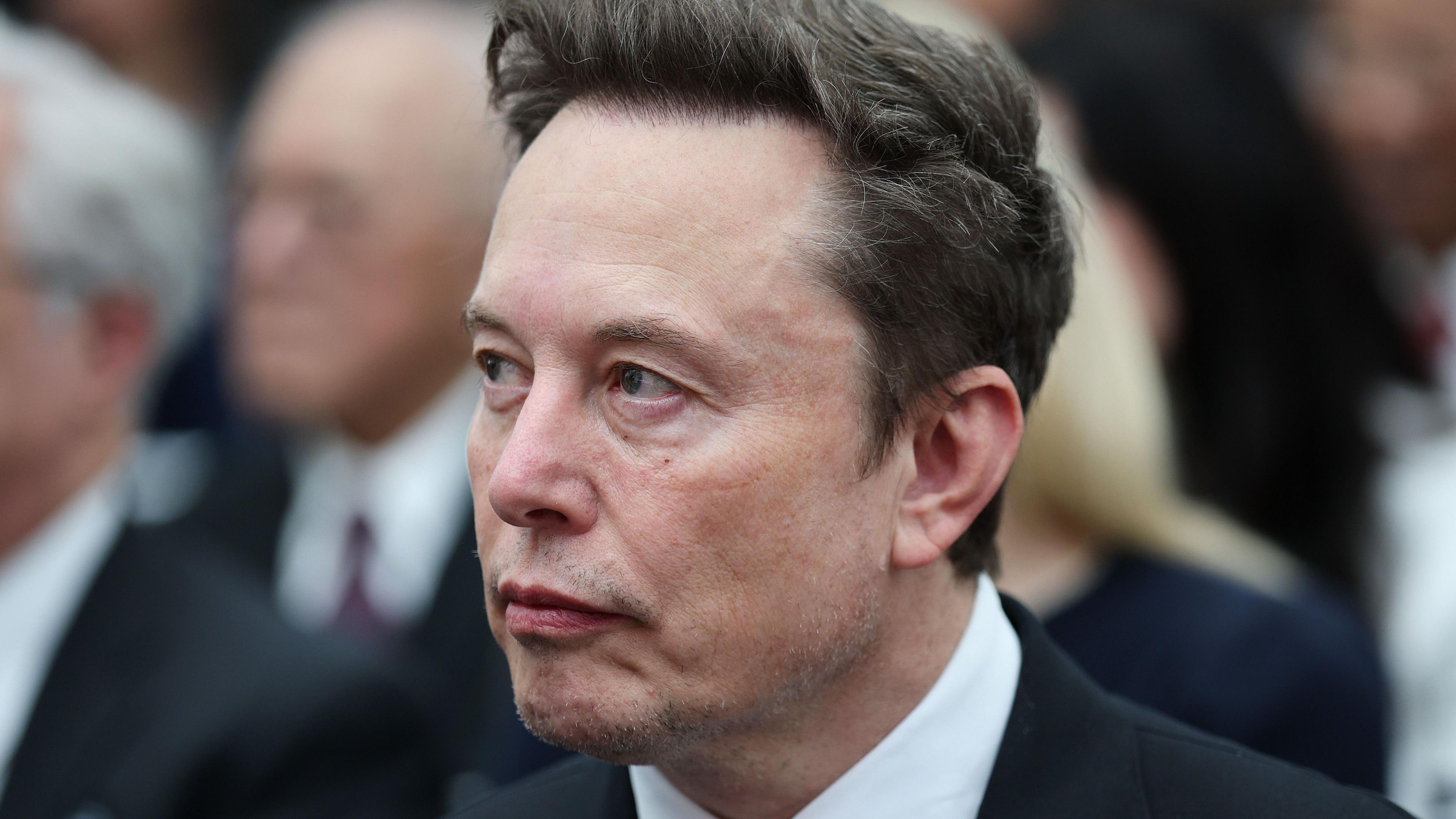 SpaceX Throttles Ukraine’s Starlink Over Military Use Claims – Service Reinstated