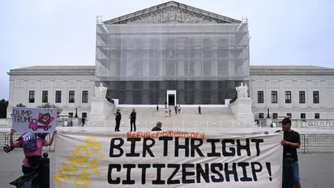 Supreme Court to Decide Fate of Birthright Citizenship