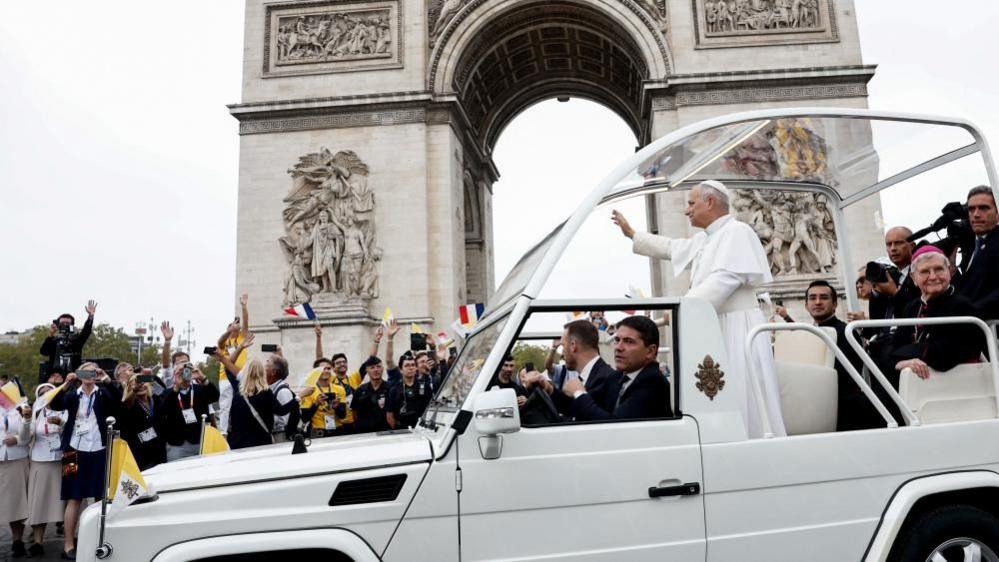 Pope Leo X Gathers Millions in Paris, Urges Dignity as AI and Climate Refugee Crisis Loom