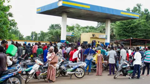 Mali's Capital Faces Fuel Crisis Amid Jihadist Blockade