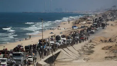 Escalating Humanitarian Crisis as Israeli Tanks Enter Gaza City