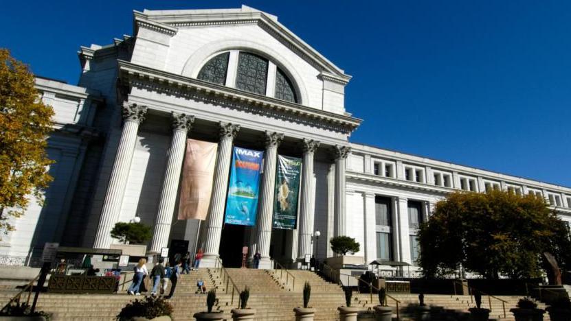 Trump Orders Smithsonian to Post Warnings About ‘Inaccurate’ U.S. History