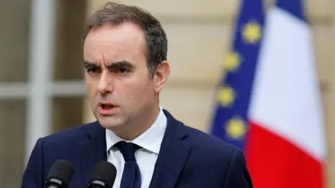 French Government Faces Crucial Deadline Amid Political Turmoil