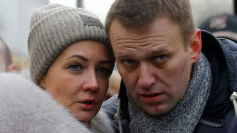 Emerging Evidence of Poisoning in Navalny's Death, Claims Widow