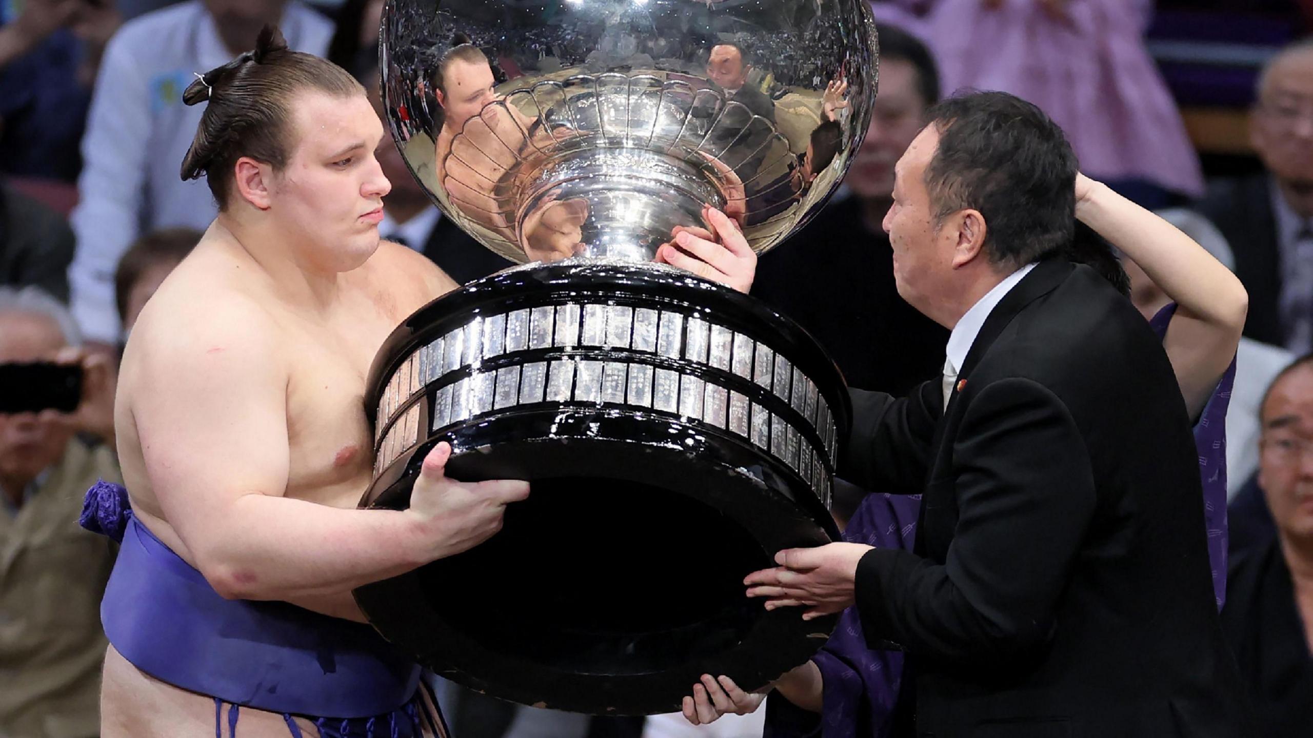Ukrainian Wrestler Aonishiki Makes History as Sumo Champion