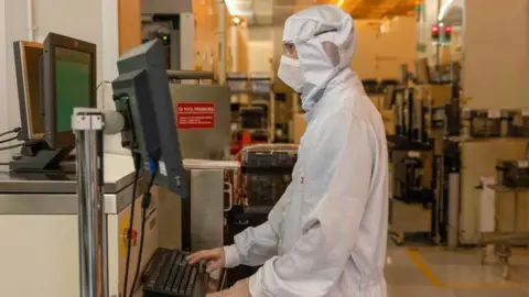 Dutch Government Takes Control of Chinese-Owned Chipmaker Nexperia Amid Economic Security Concerns