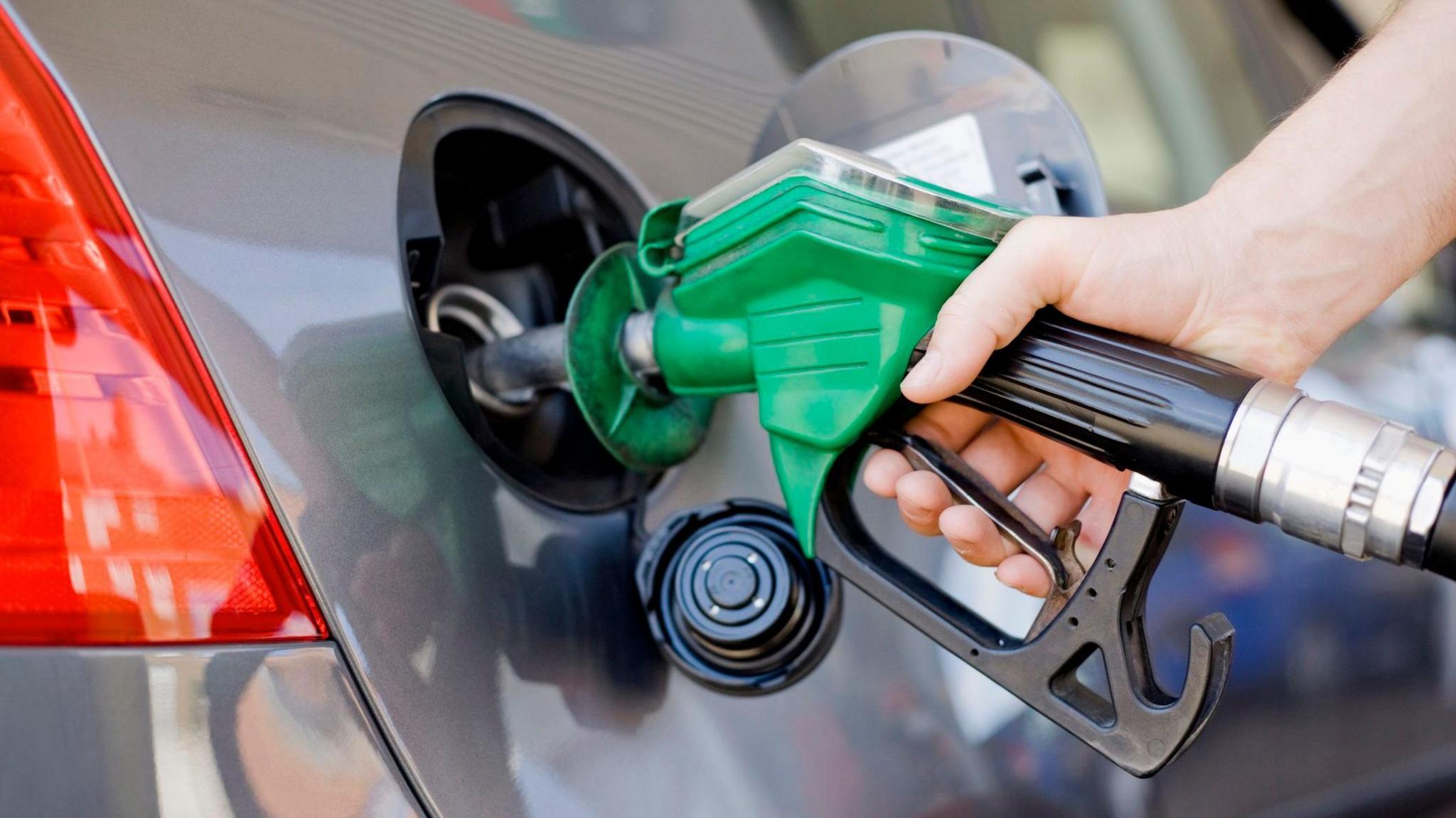 Oil Prices Drop as US‑Iran War Pause Sparks Renewables Hope
