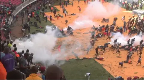 Chaos Erupts as Thousands Mourn Former Kenyan Prime Minister Raila Odinga