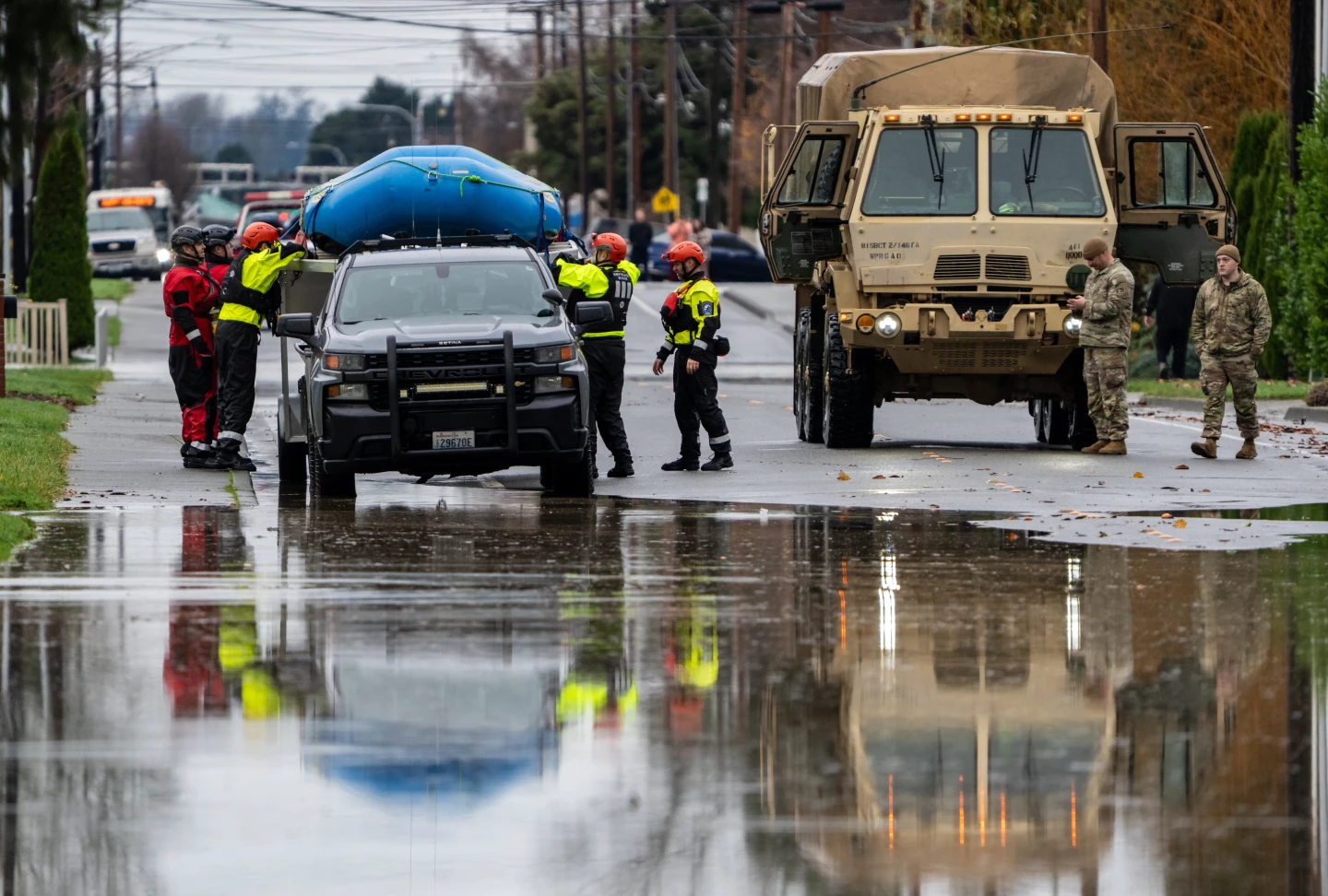 Cold Front Hits U.S. Amidst Pacific Northwest Flooding: Residents Evacuate as Weather Worsens