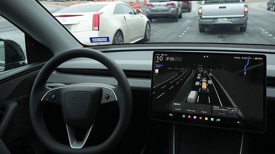 Tesla Crash into Texas Home Spurs Federal Crash Investigation