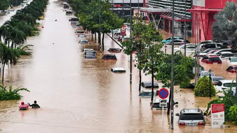 Vietnam Faces Catastrophic Flooding: 41 Confirmed Dead and Hundreds Displaced