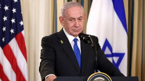 Netanyahu's Dilemma: Choice Between Peace and Political Survival