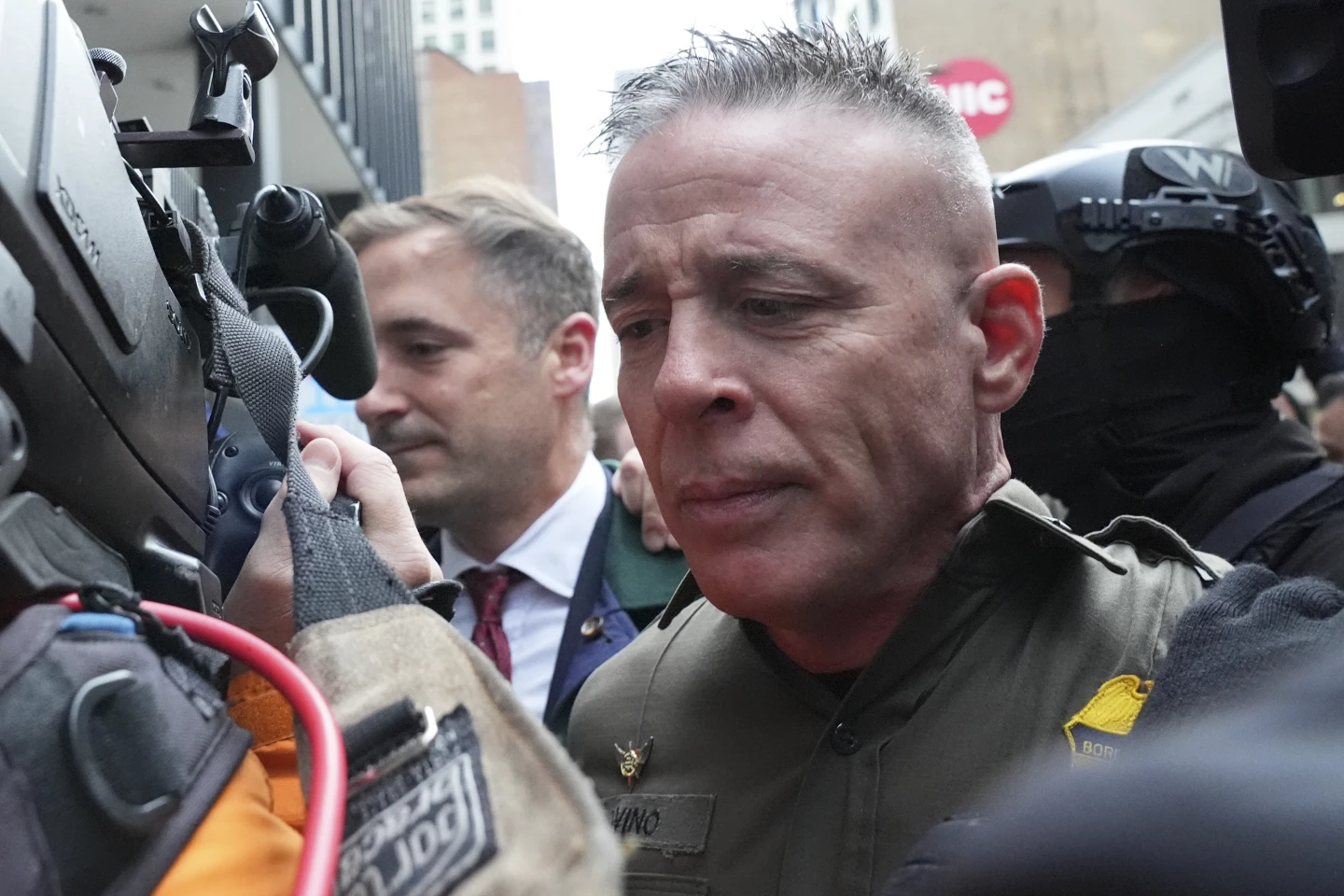 Tensions Rise as U.S. Immigration Enforcement Faces Scrutiny in Chicago