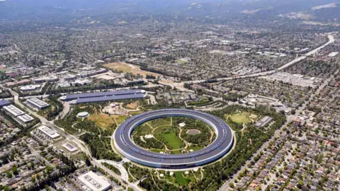 Silicon Valley's AI Bubble: Concerns Mount Over Potential Market Crash