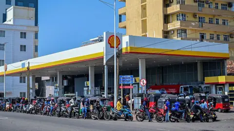Sri Lanka Implements Fuel Conservation Measures by Designating Wednesdays as Holidays