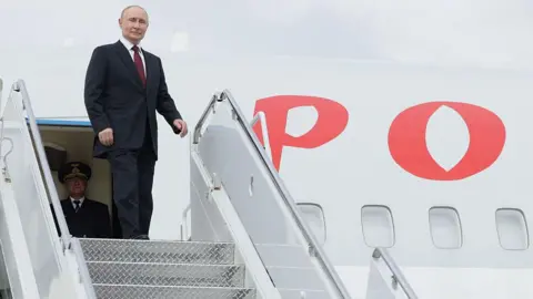 Navigating Airspace: Can Putin's 'Flying Kremlin' Reach Budapest?