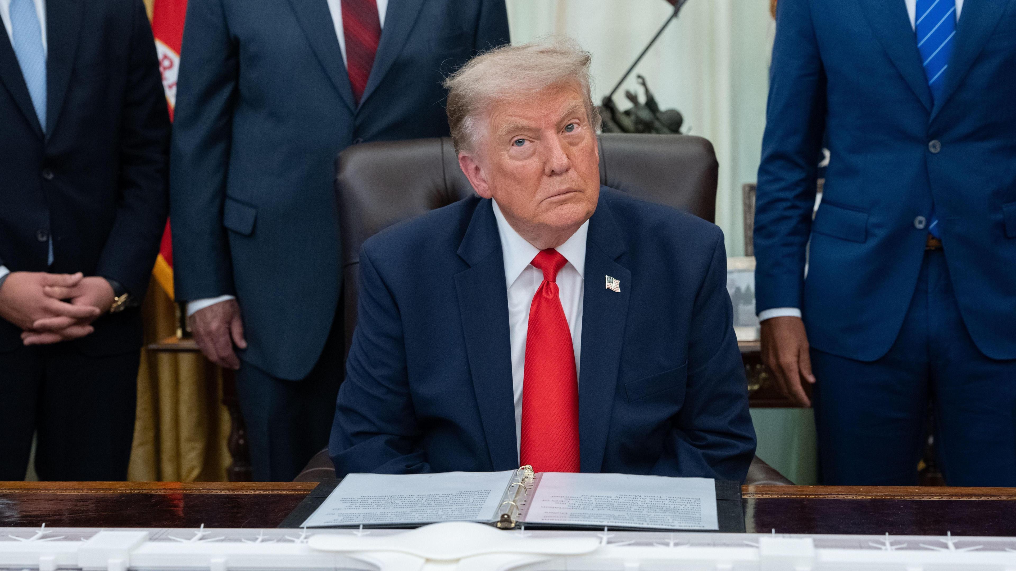 Trump Eyes AI Controls Amid Cybersecurity Gaps, Sparking Debate Over Climate Tech Governance