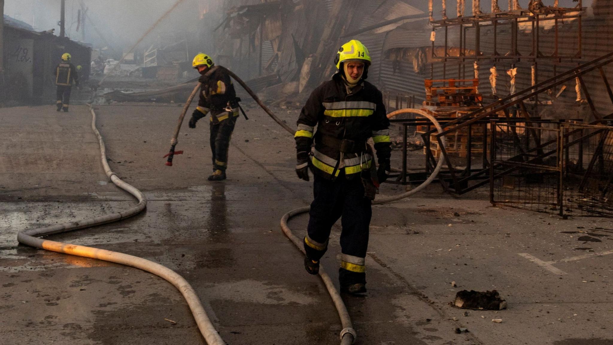 Ukraine Faces Dark Skies as 15 Fall in Overnight Russian Attacks