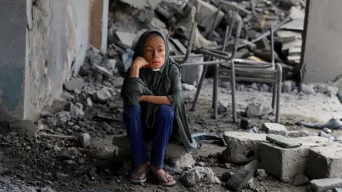 Escalating Conflict: Israel Tightens Siege on Gaza City as Peace Talks Loom