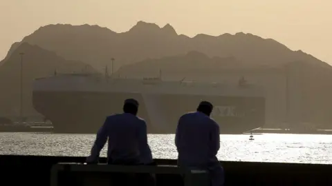 US‑Iran Re‑Opening of the Strait Leaves Critical Issues Ungauged