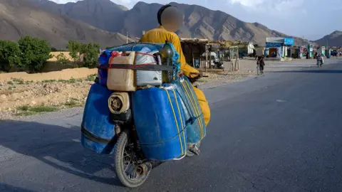 Heatwave, War Fuel the Smuggling Crisis of Balochistan