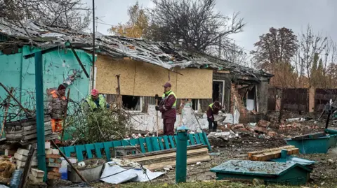Challenges in Diplomacy: Trump's Struggles with Ukraine Compared to Gaza Successes