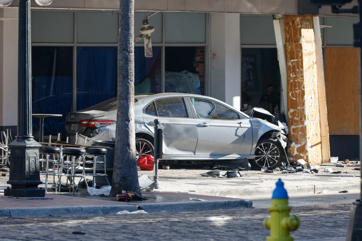 Tampa Tragedy: High-Speed Chase Ends in Bar Crash, Leaving Four Dead
