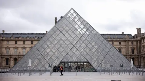 Louvre Suffers Water Leak, Damaging Hundreds of Books
