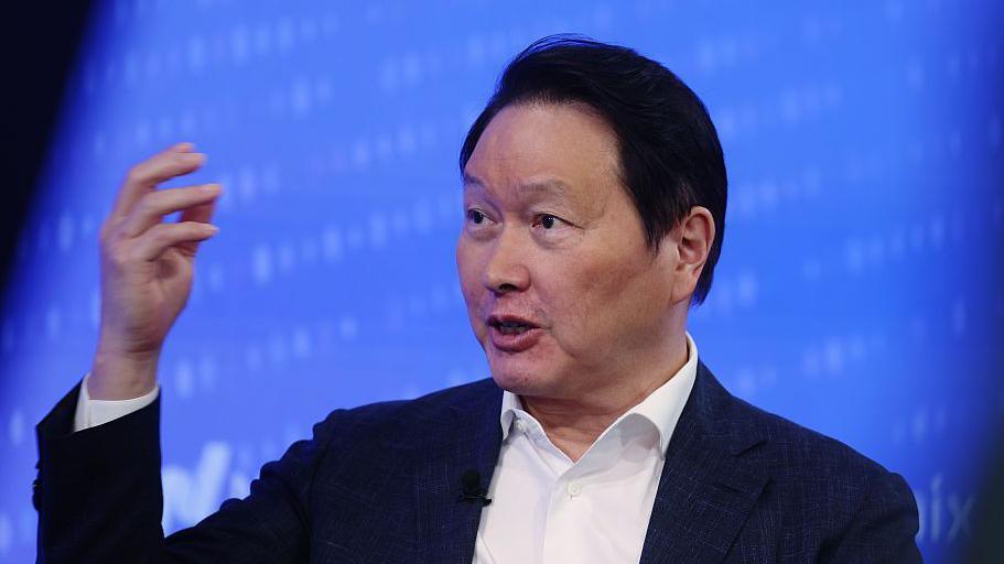 SK Group Chairman Ordered to Pay $644m in Divorce Settlement