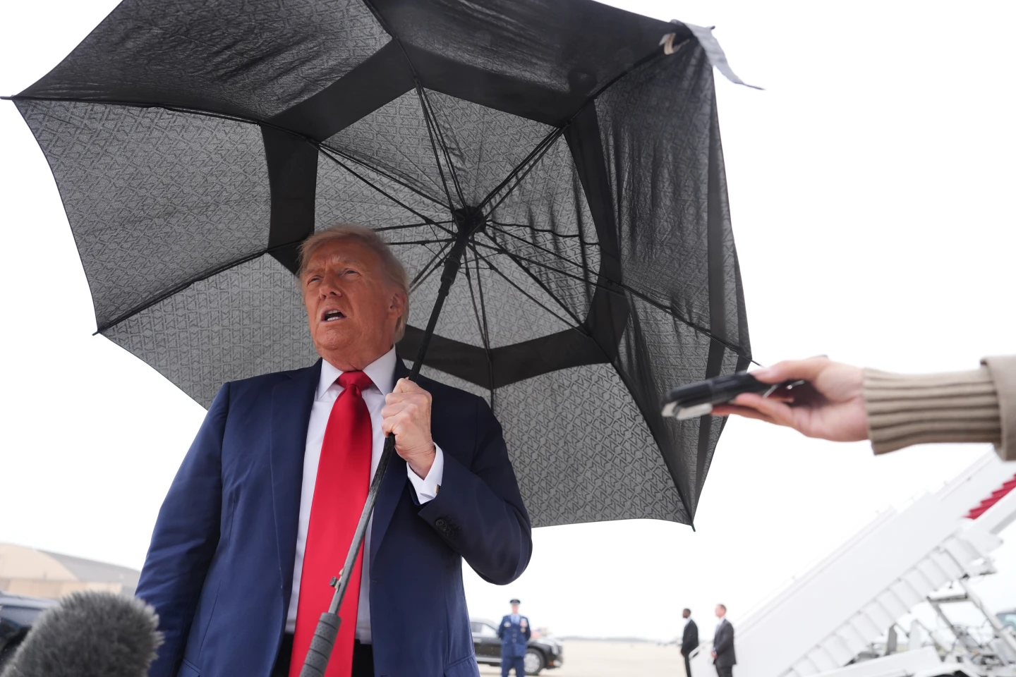 Trump Proposes Long-range Tomahawks for Ukraine if War Continues