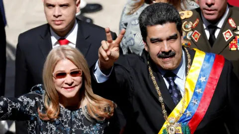 U.S. Military Operation Captures Venezuelan President in Dramatic Strike