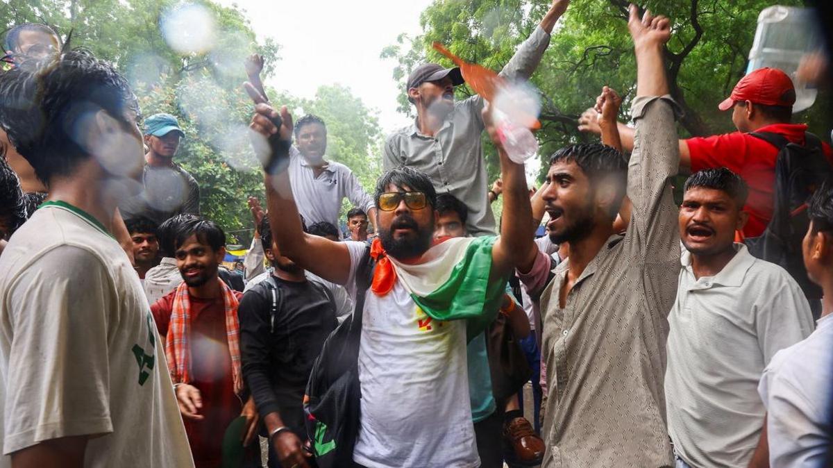 India’s Youth Mobilization: The Cockroach Janta Party Protest Stages Call for Education Reform