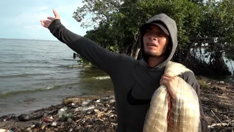 Venezuelan Fishermen Face New Dangers Amid U.S. Military Strikes